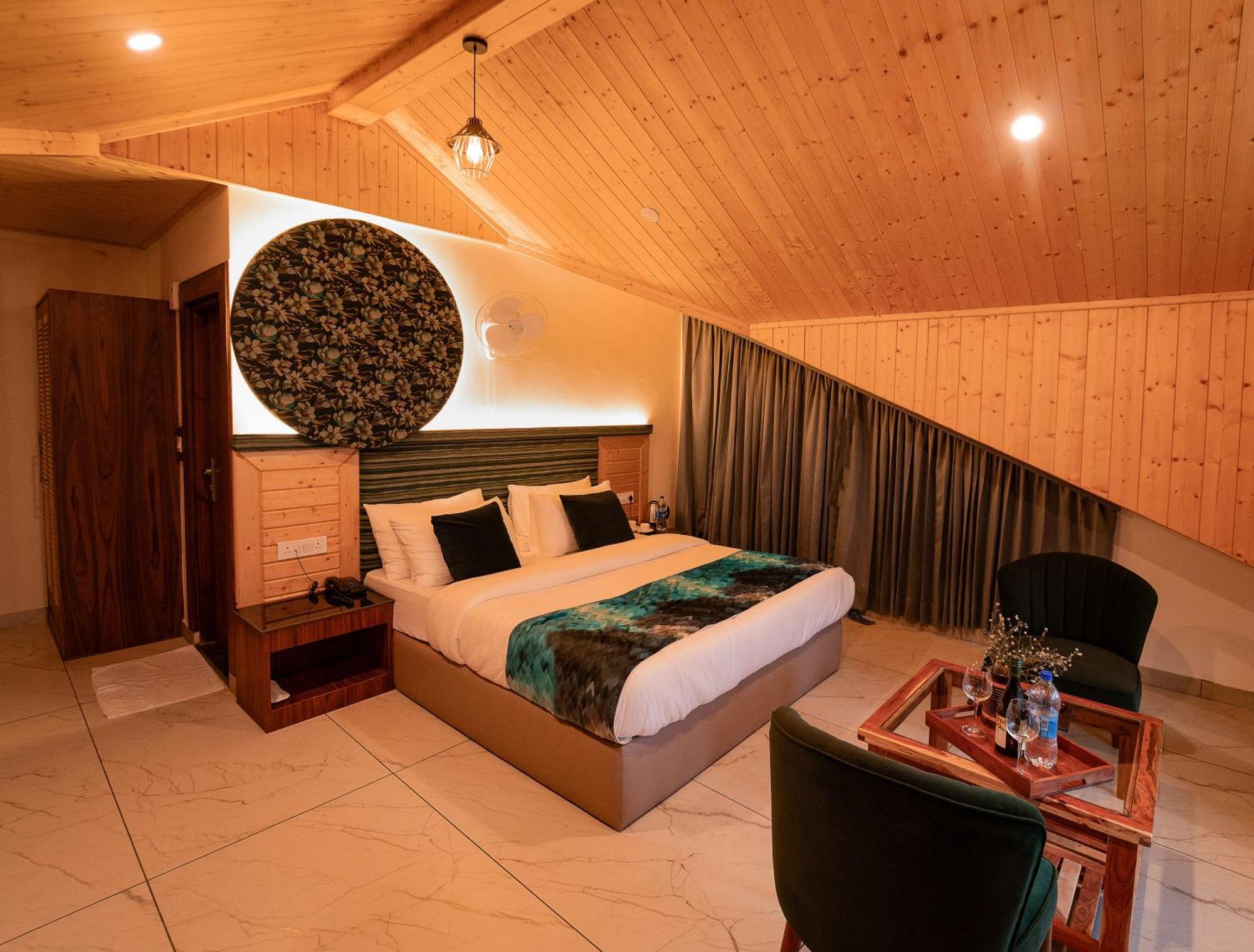 Nazaara - A Luxe Retreat Hotel มะนาลี ภายนอก รูปภาพ