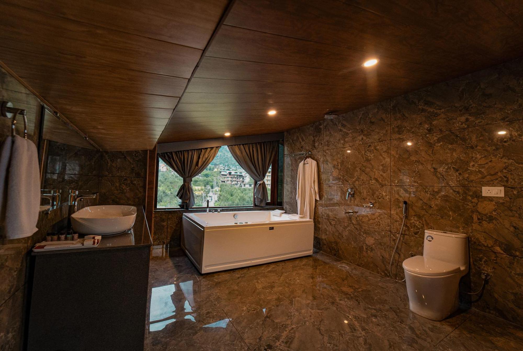 Nazaara - A Luxe Retreat Hotel มะนาลี ภายนอก รูปภาพ