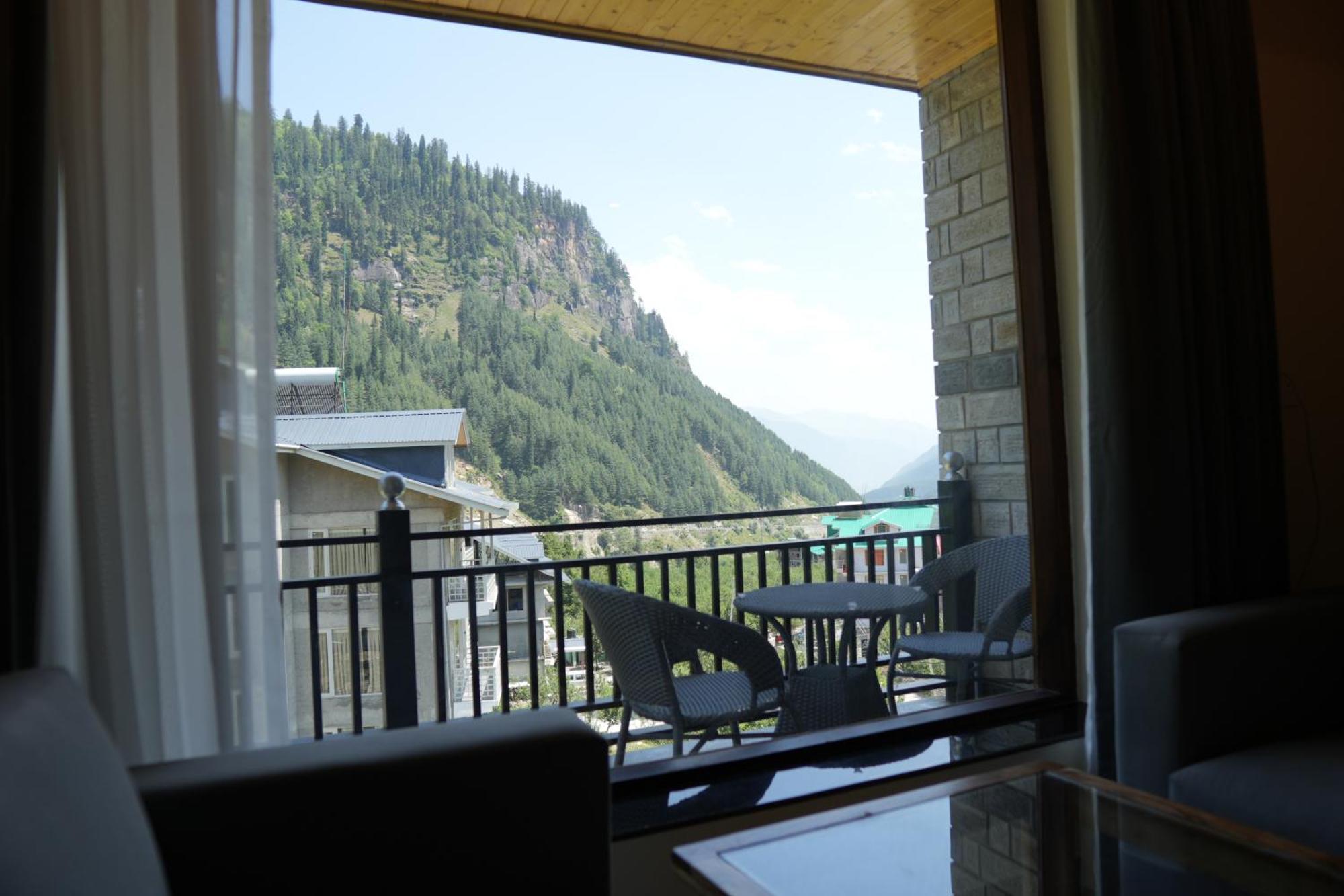 Nazaara - A Luxe Retreat Hotel มะนาลี ภายนอก รูปภาพ
